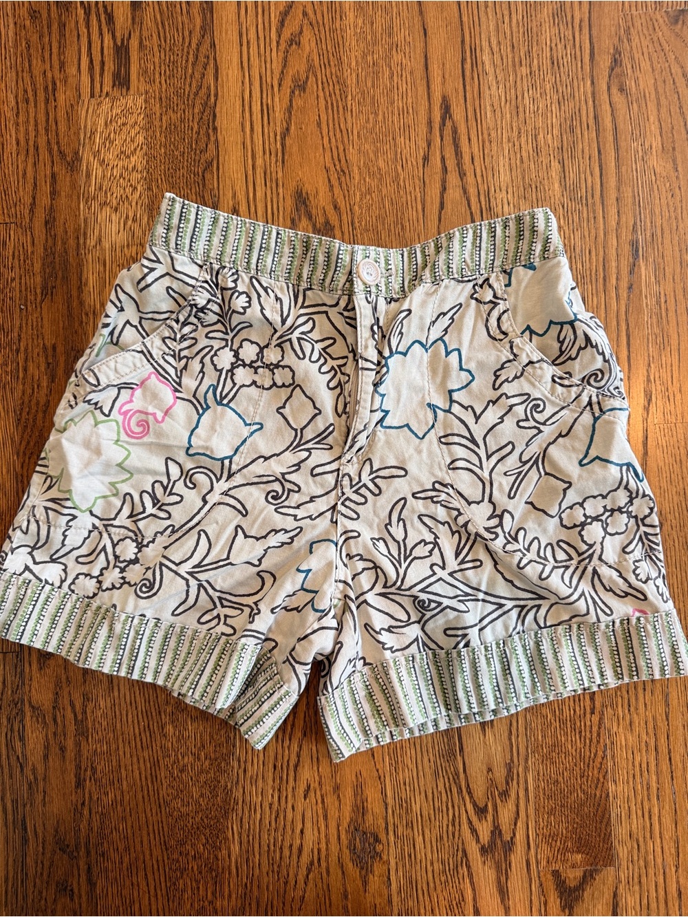 Knox Rose Cream Floral Embroidered 4” Shorts elastic waistband Small